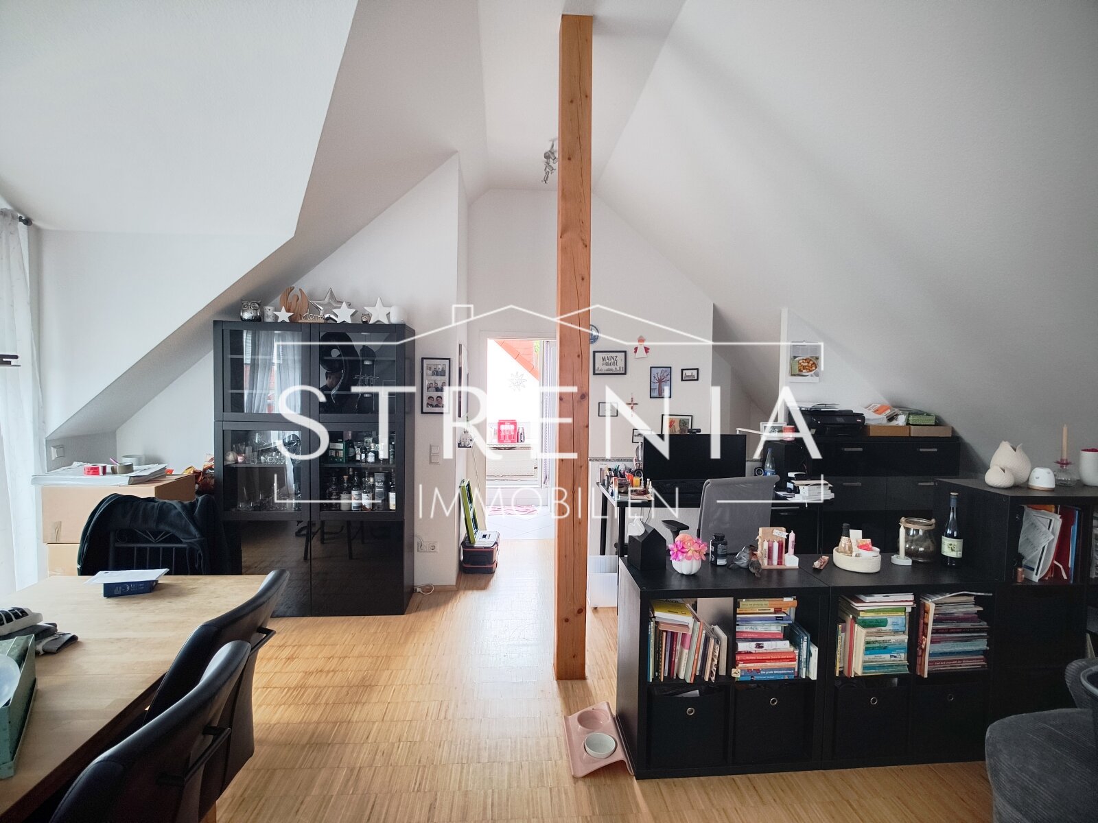 Großzügige 4-Zimmer-Wohnung mit 4 Balkonen und Carport-Stellplatz