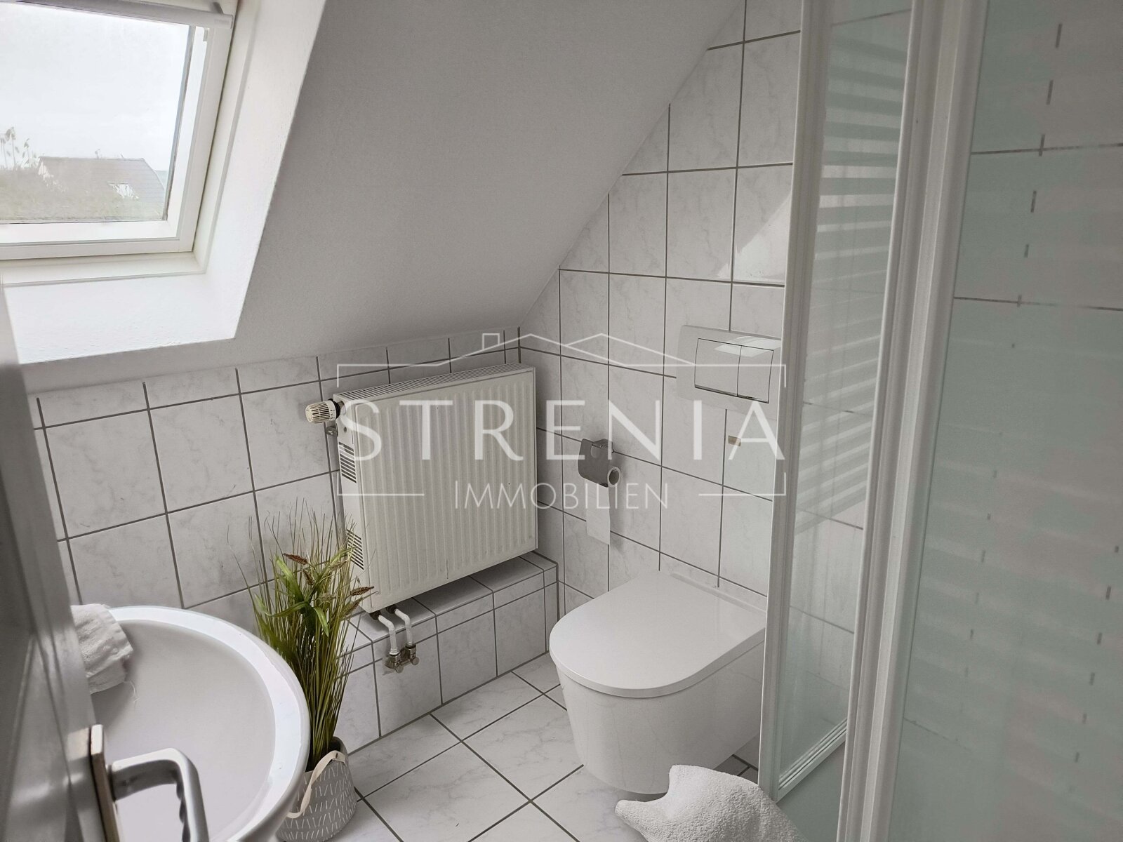 Voll ausgestattete 4Zi-Wohnung mit Stellplatz