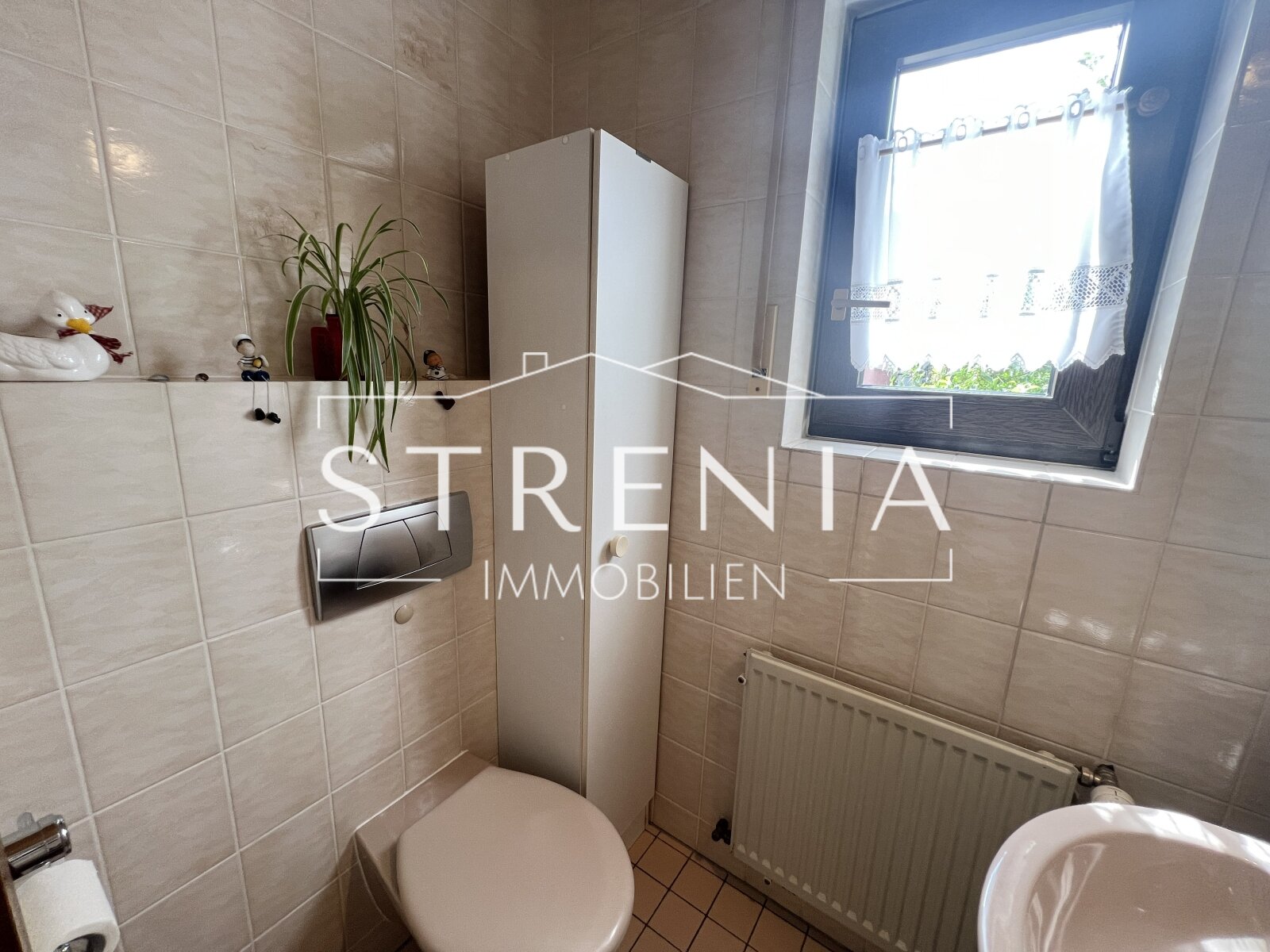 Provisionsfrei: Einfamilienhaus mit Wintergarten & Garage auf großem Grundstück