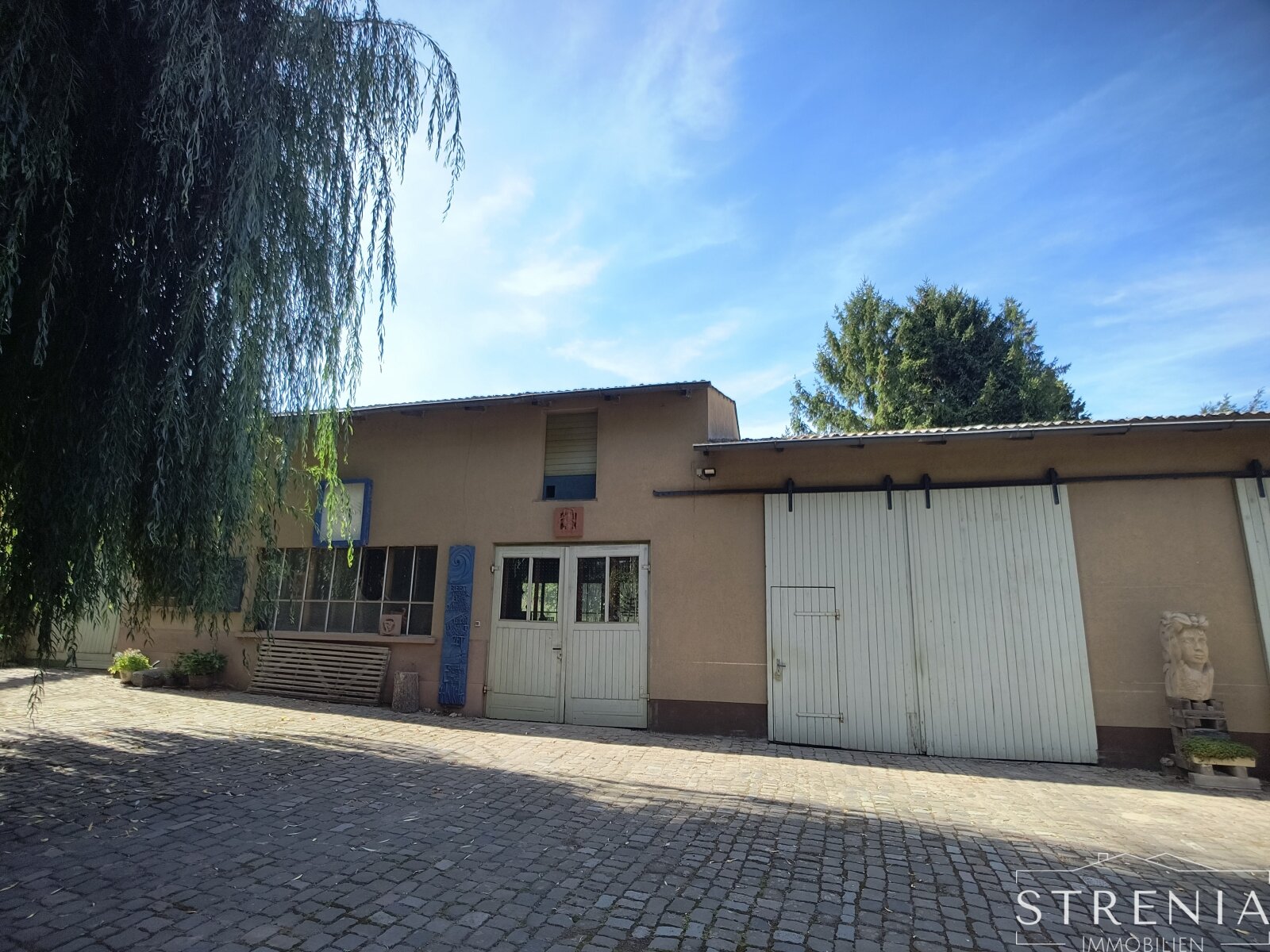 Idyllisches, weitläufiges Anwesen mit Charakter | Großes Wohnhaus mit Nebengebäude