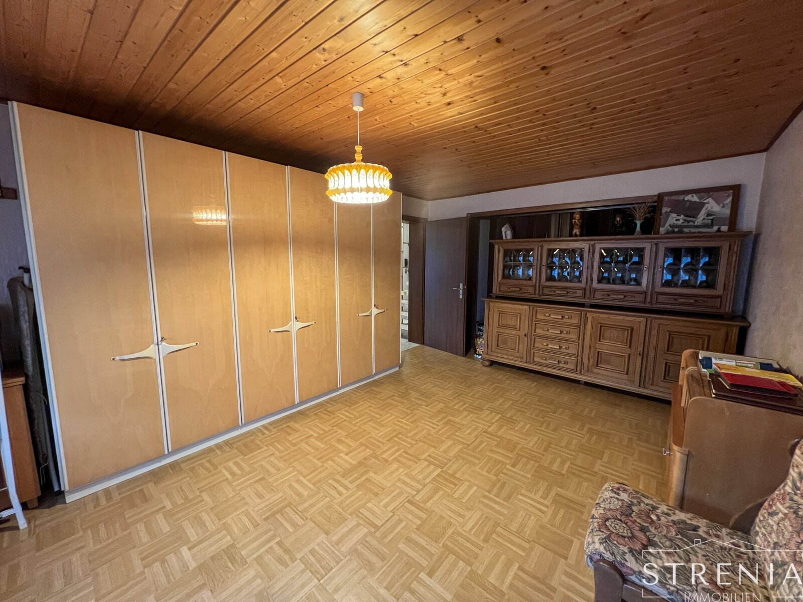 Wohnen und Arbeiten unter einem Dach? Großes Haus mit Werkstatt und Garage